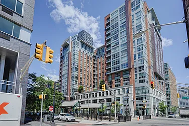 185 Montgomery Street in Historic Downtown : Sales, Rentals