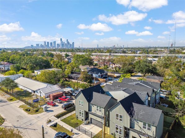 3219 Brewster St, Houston, TX 77026