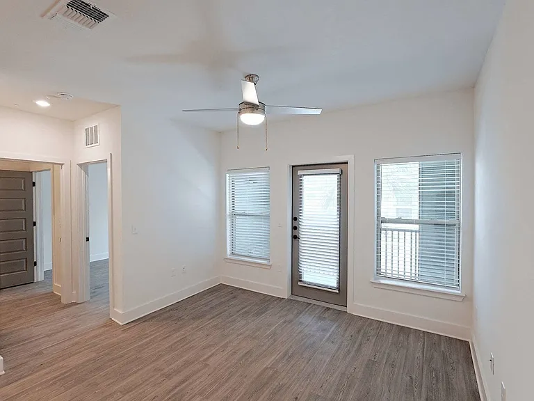 The Parian Luxury Apartments — Photo 36