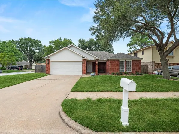 18714 Spinney Lane Drive, Cypress, TX 77433