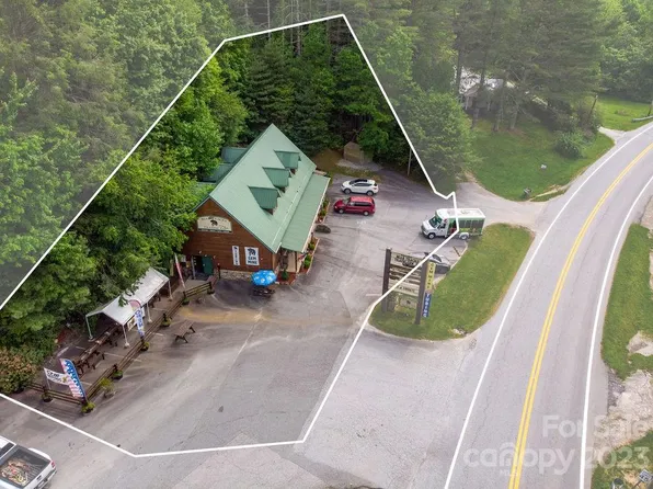 10932 Rosman Hwy, Lake Toxaway, NC 28747