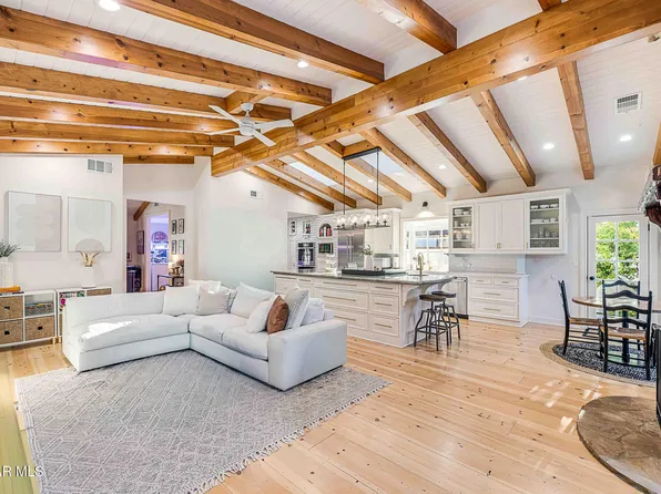 22661 Calvert St, Woodland Hills, CA 91367