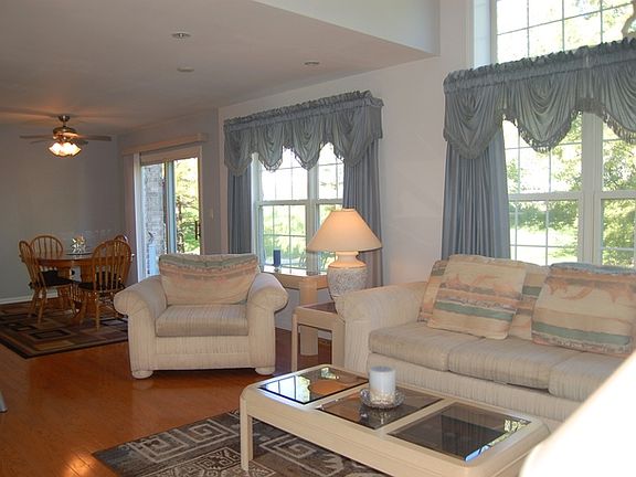 3rd image of 152 Brendon Ct #152