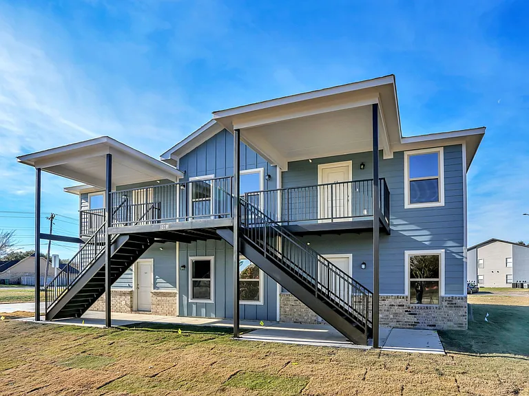 3001 Grey Wolf Cir #121 — Photo 3