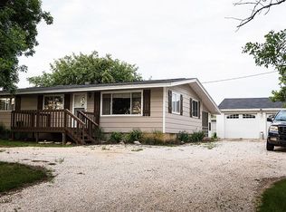 2364 Jefferson Rd, Manchester, IA 52057