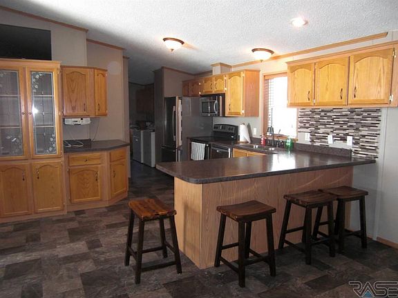 4th image of 298 W Lake Dr