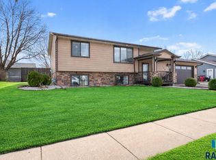 330 N James Ave, Tea, SD 57064