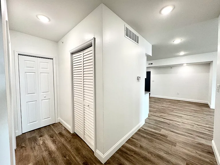 4077 Lancaster Ave #311-R — Photo 11