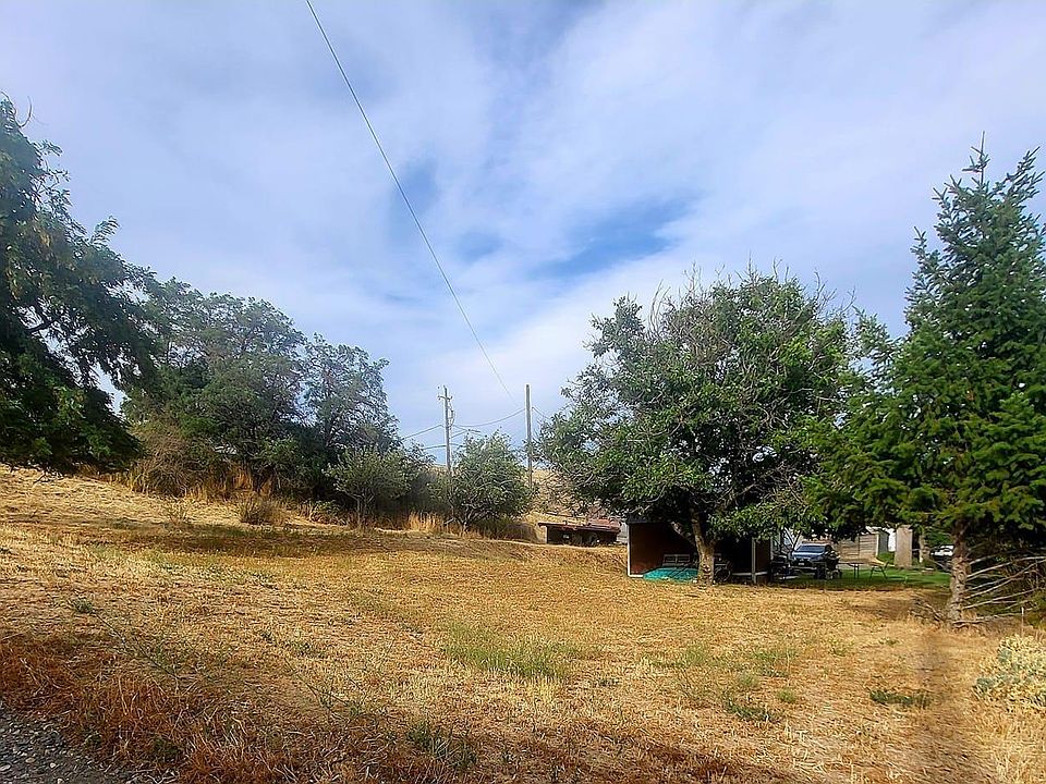 2nd image of 285 23rd St