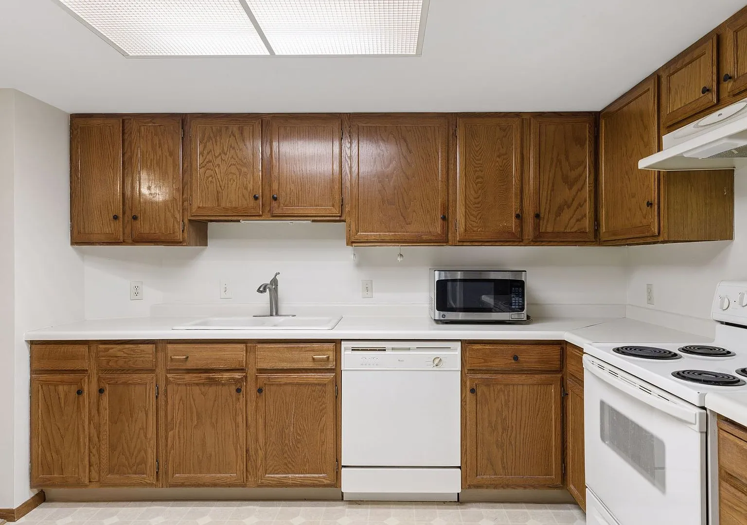 Spacious Main-Level Living in the Heart of Excelsior — Photo 4