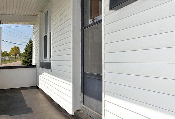 3rd image of 9133 S Broadway St