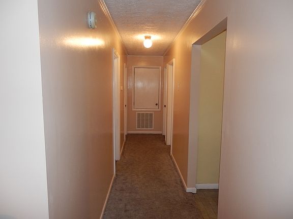 4th image of 137 Canterbury Ln