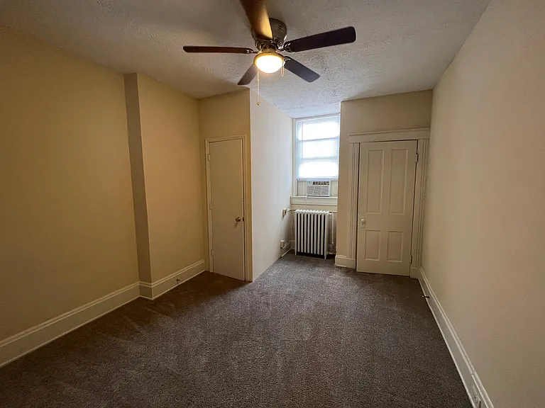 2210 Victor St #3 — Photo 18