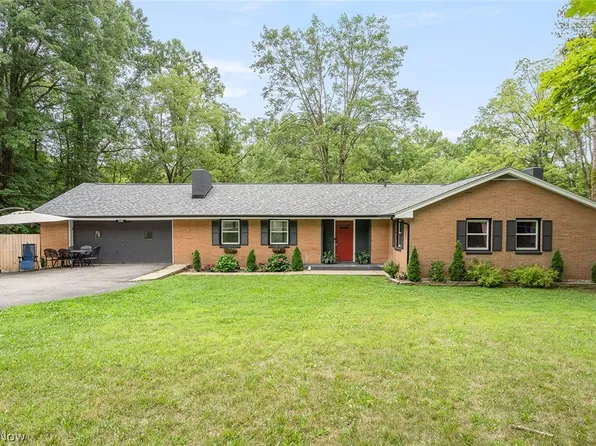 4870 Logan Way, Hubbard, OH 44425