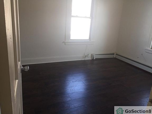 4th image of 97 Davis Ave #1