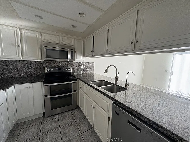 1693 S Heritage Cir — Photo 15