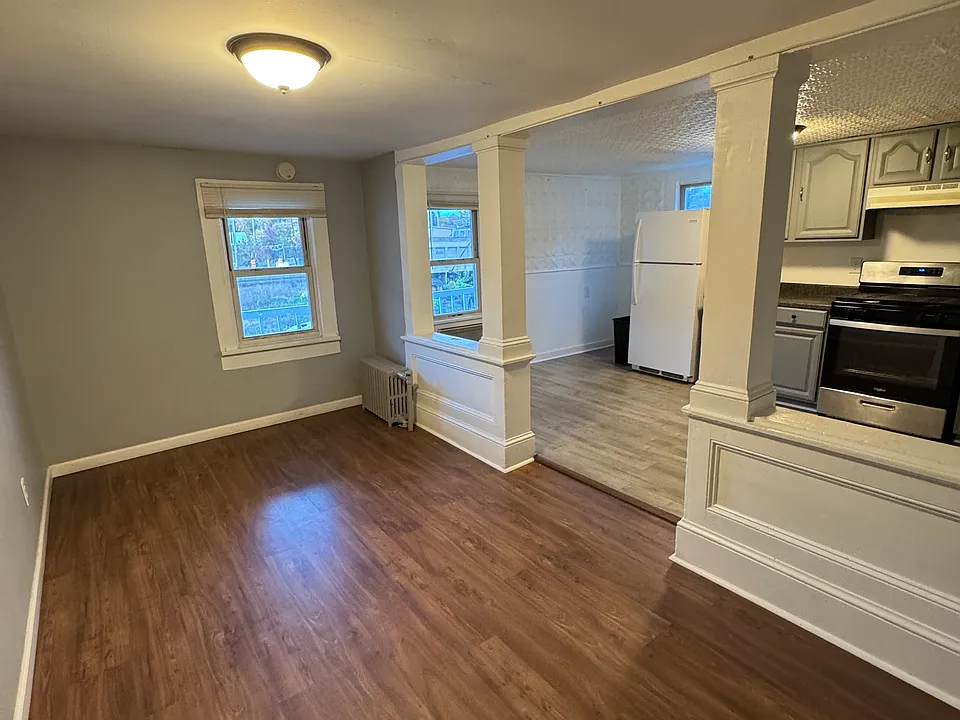 11 Railroad Ave #1
