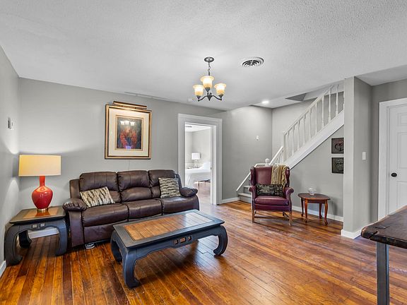 2nd image of 622 Broadway St #3