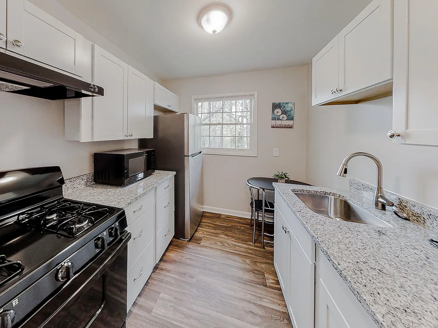 4 bed, 2.0 bath, 1000 sqft, $633 — Photo 3