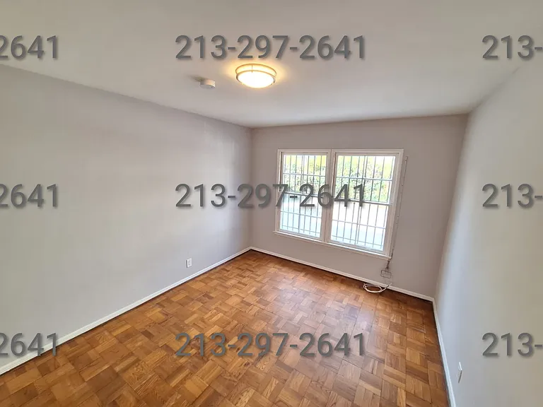 145 1/2 S Hoover St — Photo 16
