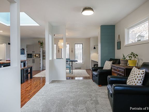 4th image of 42 W Eureka Dr