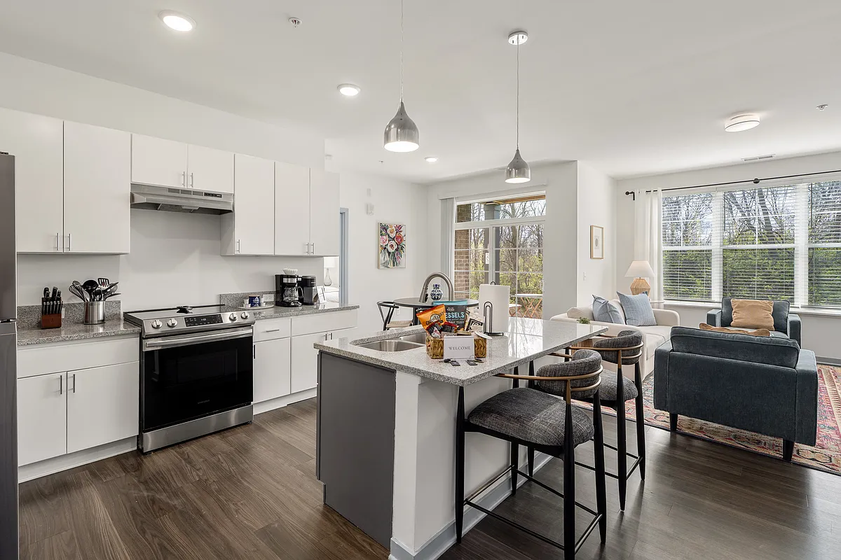 Building Photo - 5069 Aldersgate Dr #112
