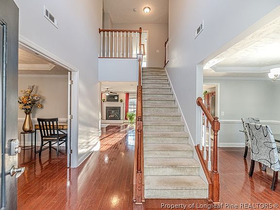 3rd image of 437 Spring Flowers Dr