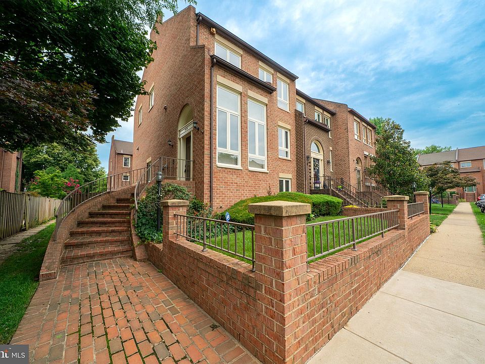 1st image of 10168 Turnberry Pl