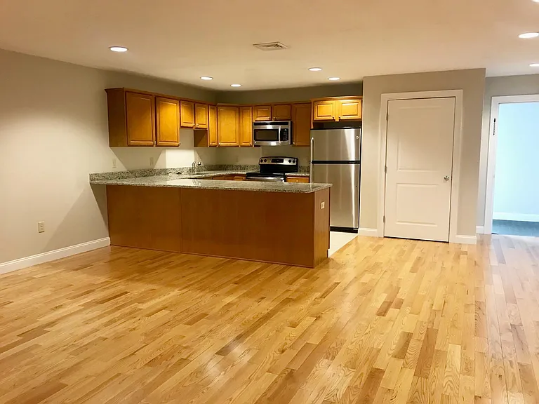 18 Needham St #204 — Photo 6