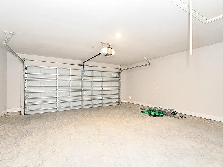 2700 Diamond Reef Ln — Photo 31