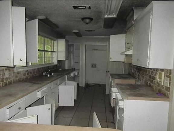 5th image of 1603 Shady Ln