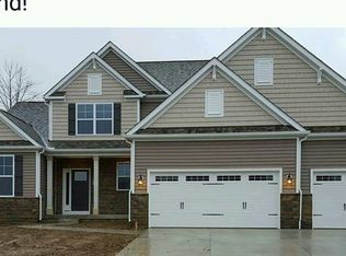 334 Rolling Acre Dr, Lithopolis, OH 43136