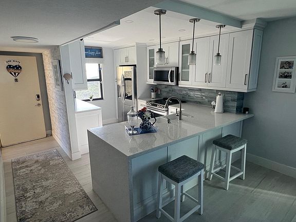 4th image of 7380 S Ocean Dr APT 817A