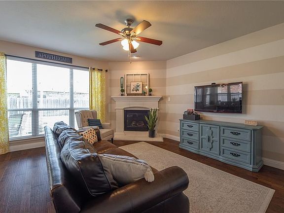 4th image of 4133 Yancey Ln