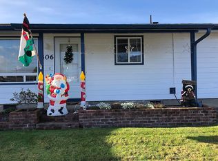 306 Oxford St, Brookings, OR 97415