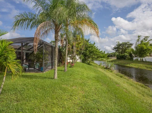1932 SE Fallon Drive, Port St Lucie, FL 34983