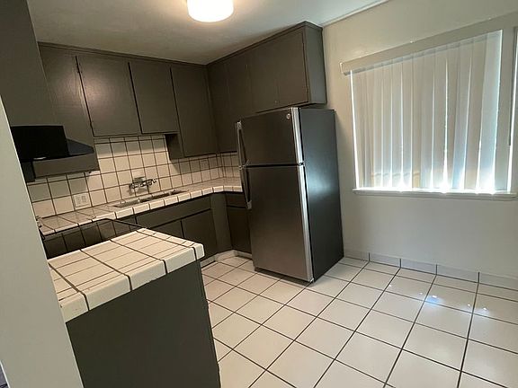 5th image of 30 N 13th St APT 18