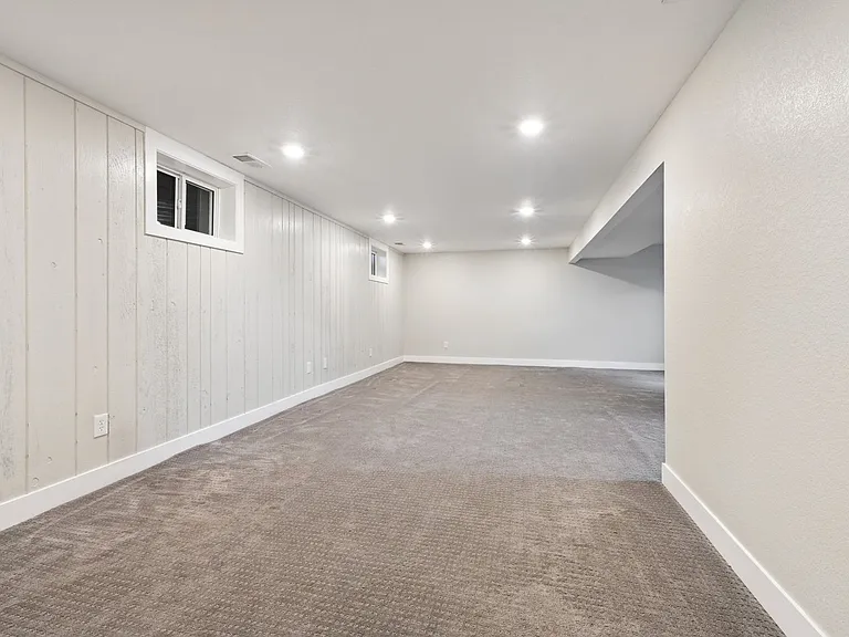 1631 S Allison St — Photo 20