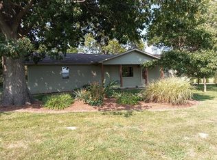 8759 Maple Grove Rd, Edwardsville, IL 62025