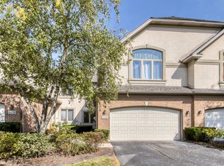 1020 W Sutton Ct, Palatine, IL 60067