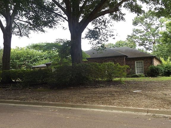 2nd image of 1833 Greensprings Ln