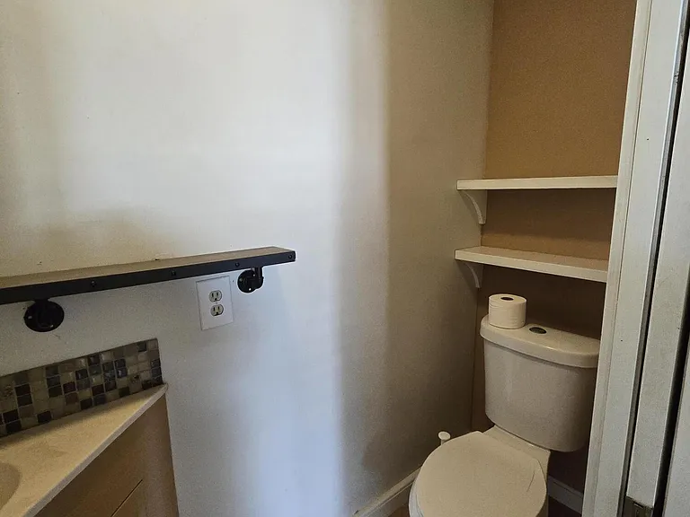 1822 Inwood Ter — Photo 9