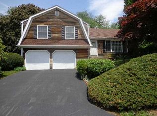 65 Quail Rd, Portsmouth, RI 02871