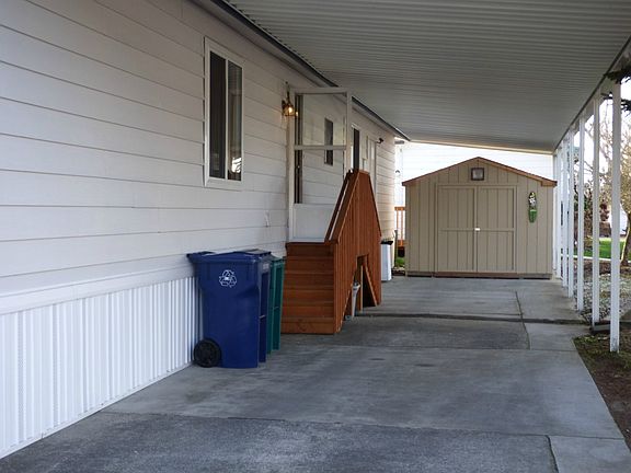 4th image of 3611 I St NE Unit 139