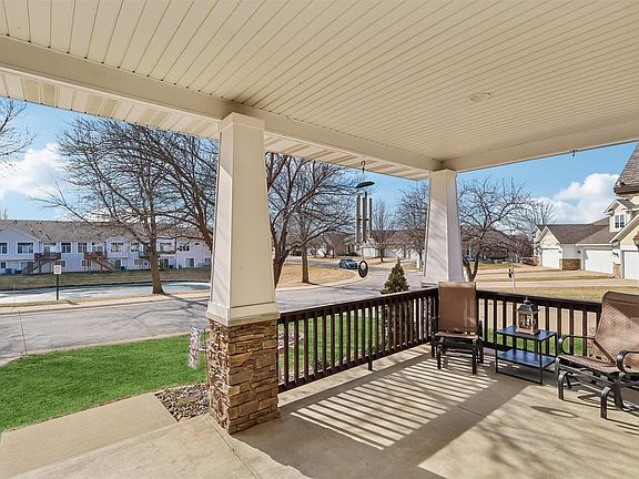 2nd image of 10103 N Glenstone Ct
