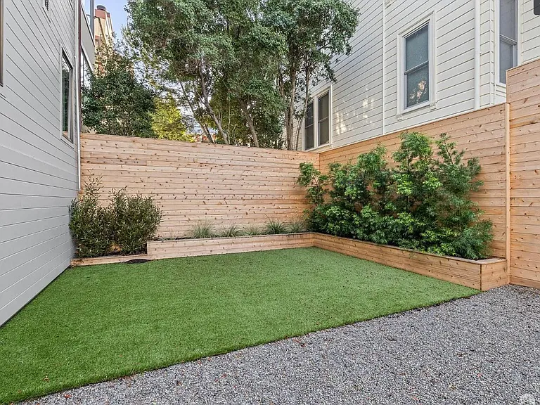 986 S Van Ness Ave #201 — Photo 8