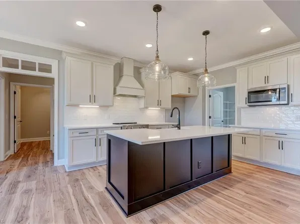 2214 Baker Crossroad Rd, Reidsville, NC 27320