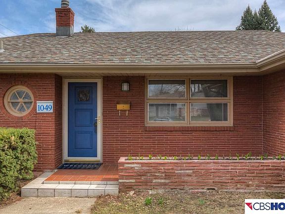 3rd image of 1049 Hillcrest Dr