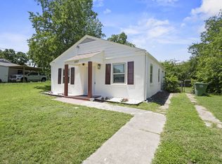 587 Joy Dr, White Settlement, TX 76108