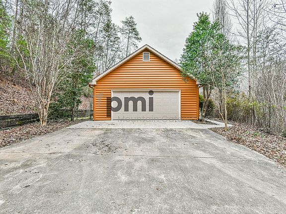 2nd image of 89 Twin Creek Dr